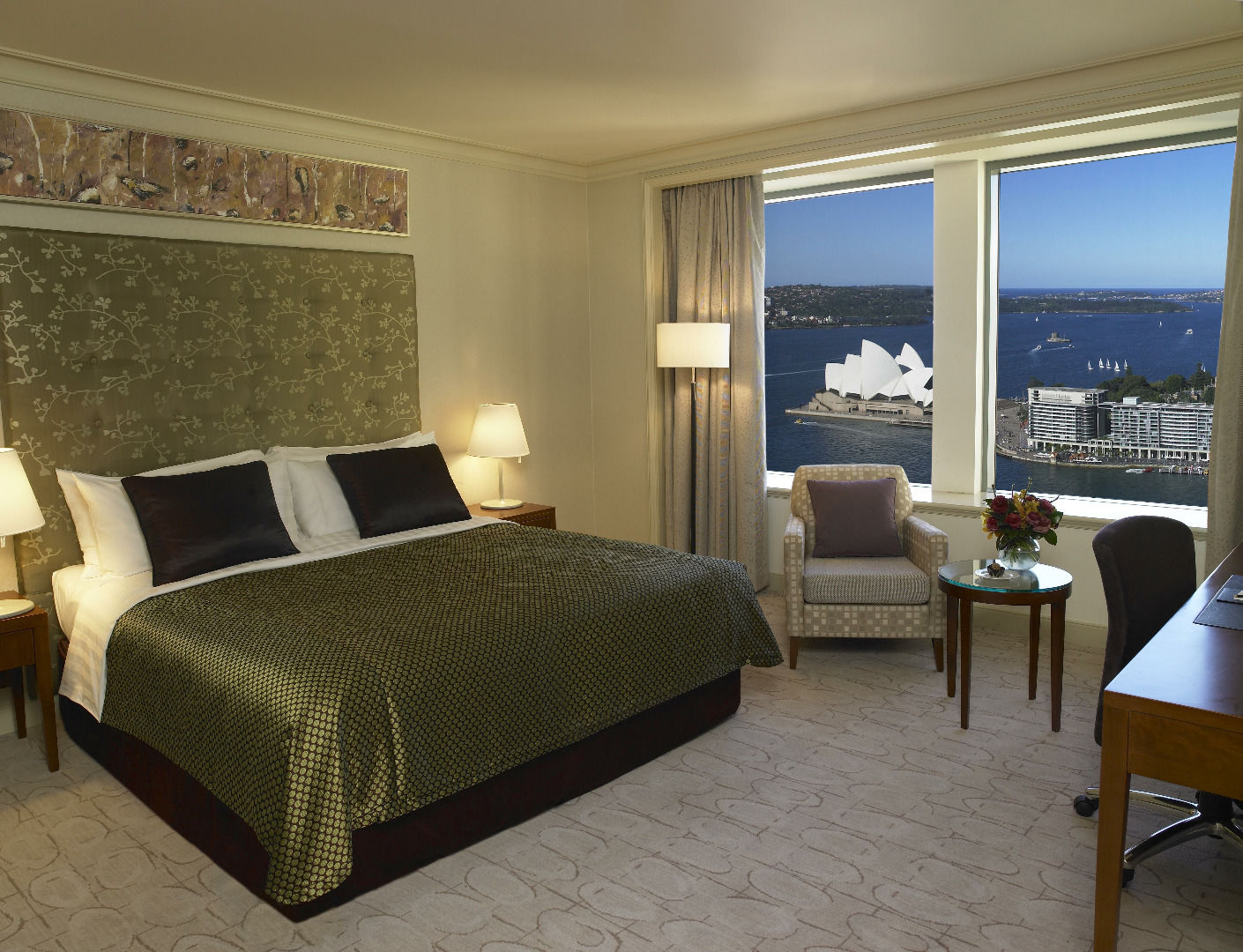 Shangri-la Hotel 5*
