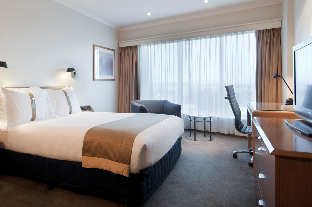 Crowne Plaza Airport By Ihg Hotel