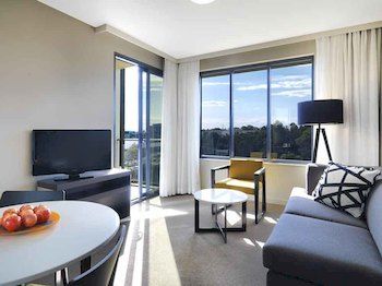 Aparthotel Adina Airport 4*