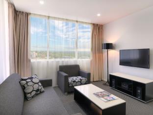 Meriton Chatswood Hotel