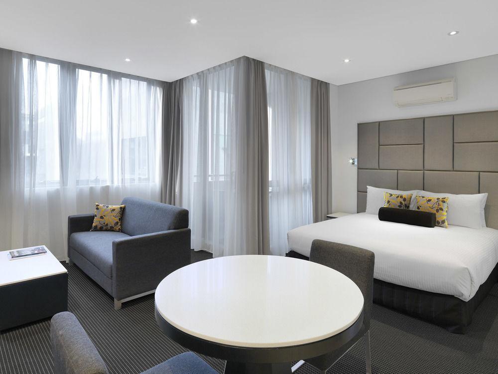 Meriton Zetland 5*
