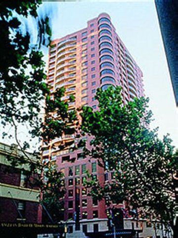 Aparthotel Adina Town Hall 4*