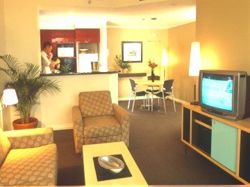 Darling Harbour Getaway 4*