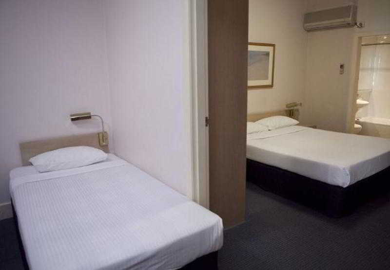 Hotel Savoy Double Bay 3*