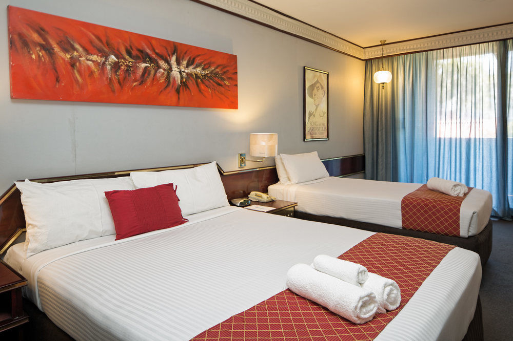 Metro Aspire 4*