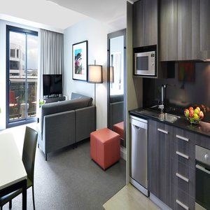 Adina Airport Aparthotel