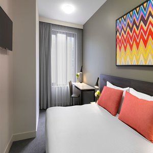 Adina Airport Aparthotel