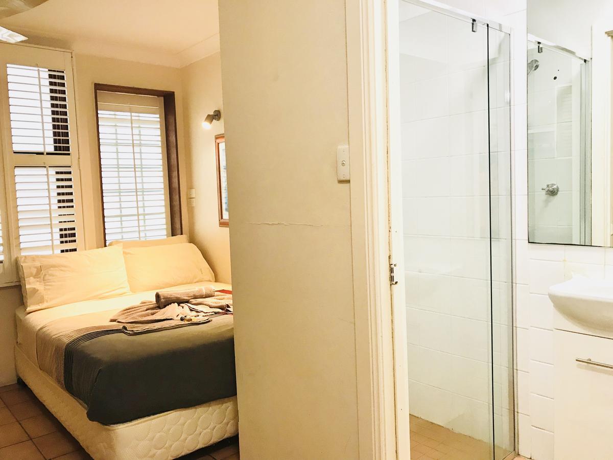 Manly Boutique 3*
