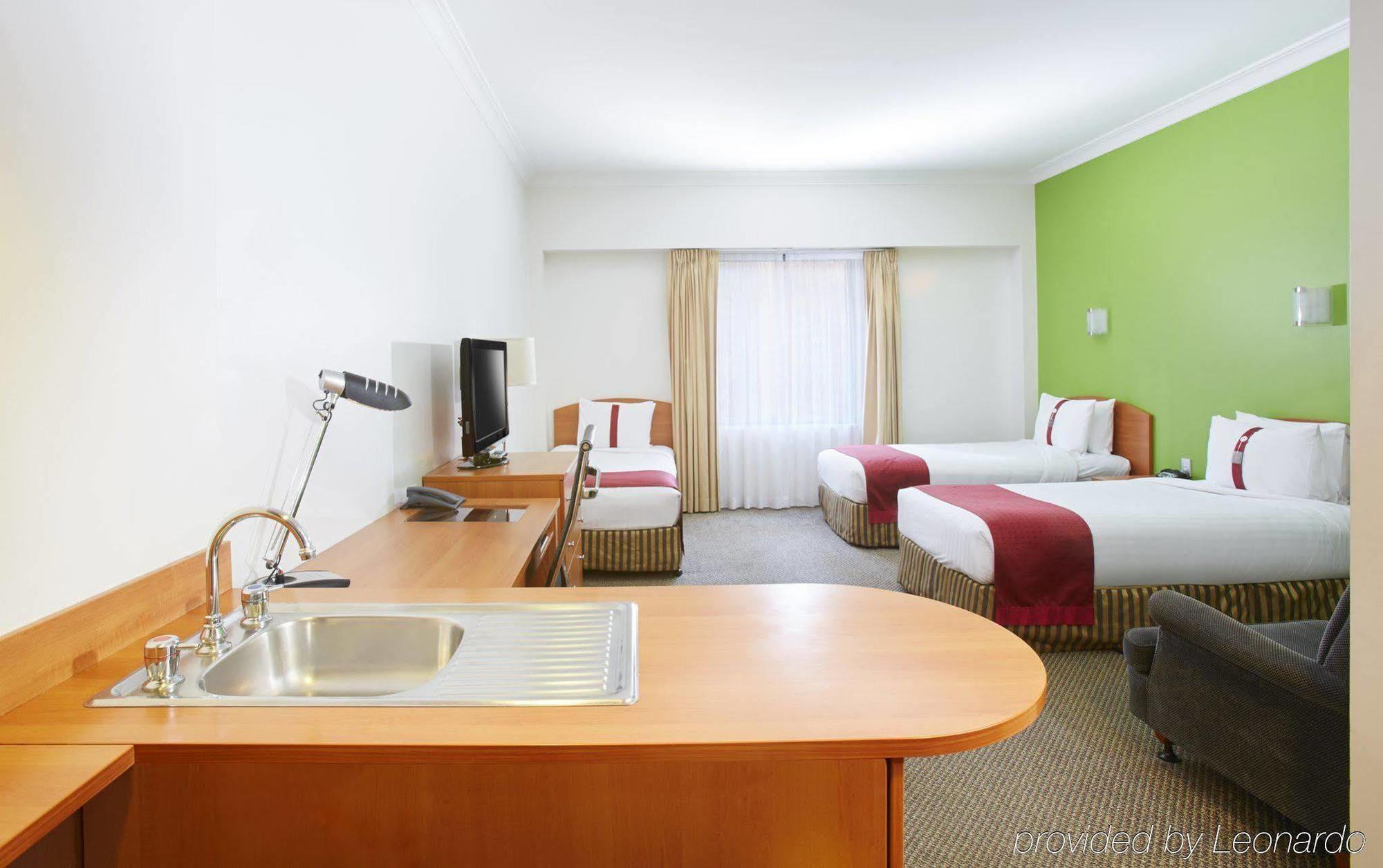 Furama Darling Harbour 4*