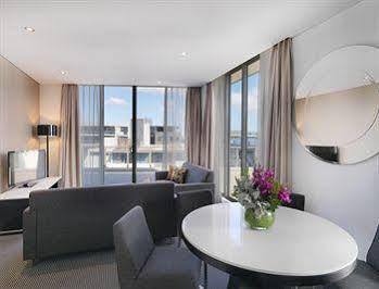 Meriton Zetland Aparthotel Sydney