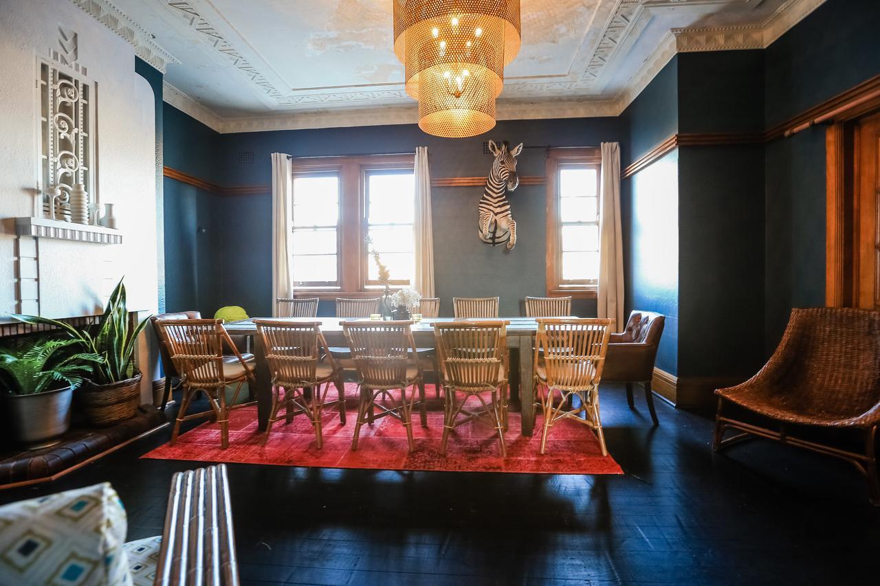 Hotel Charing Cross Sydney
