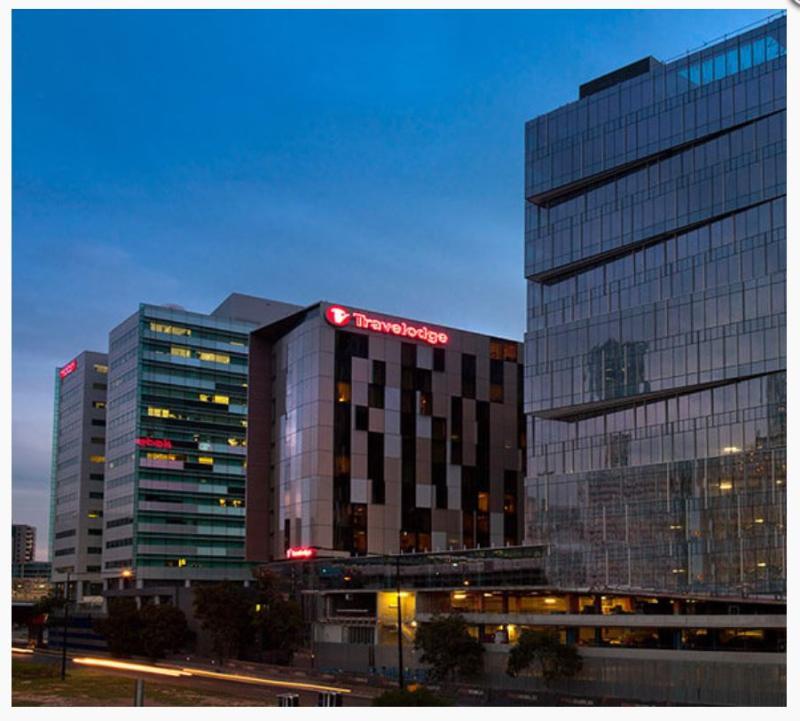 Hotel Travelodge Airport 4*