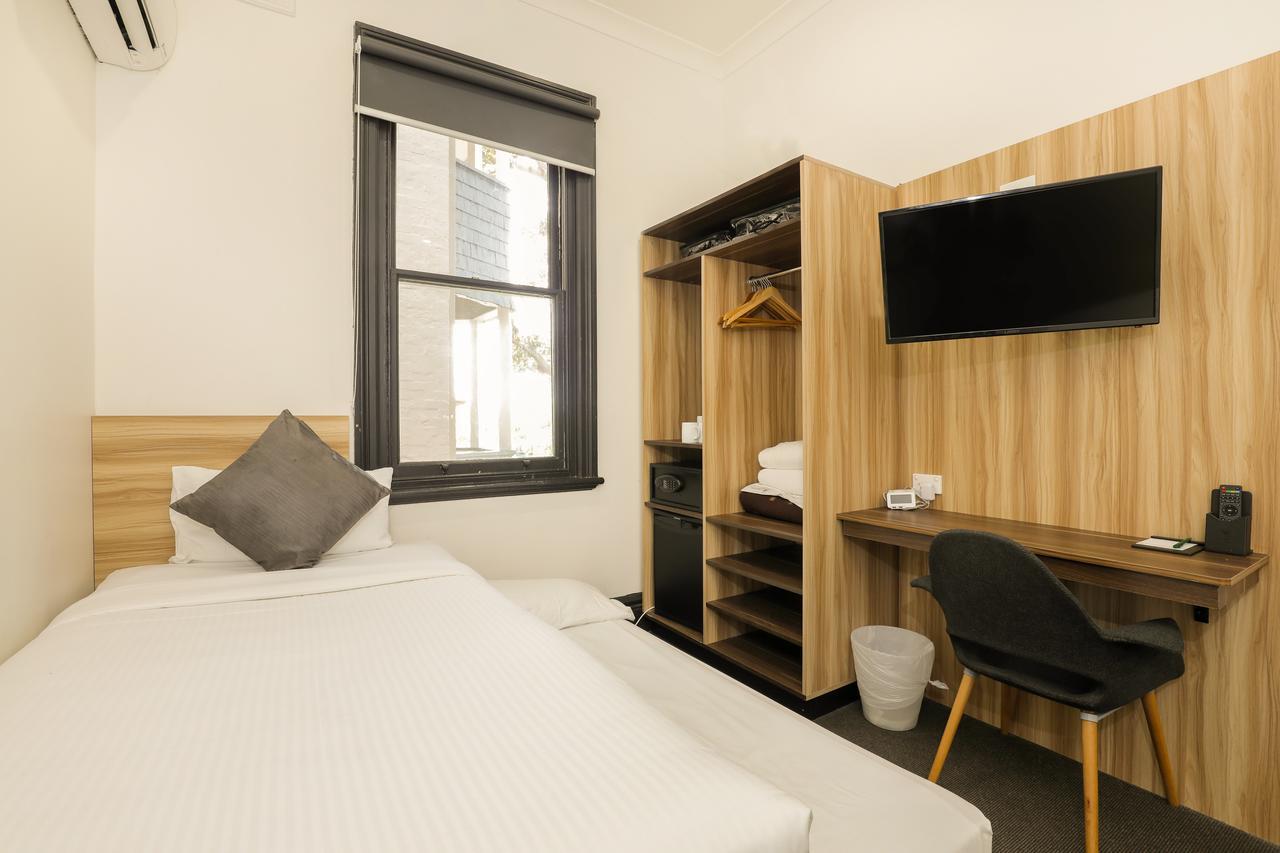 Glenferrie Lodge *