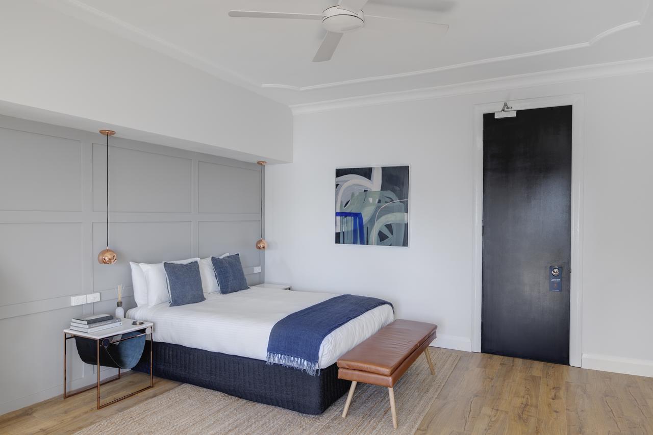 Regents Court 4*
