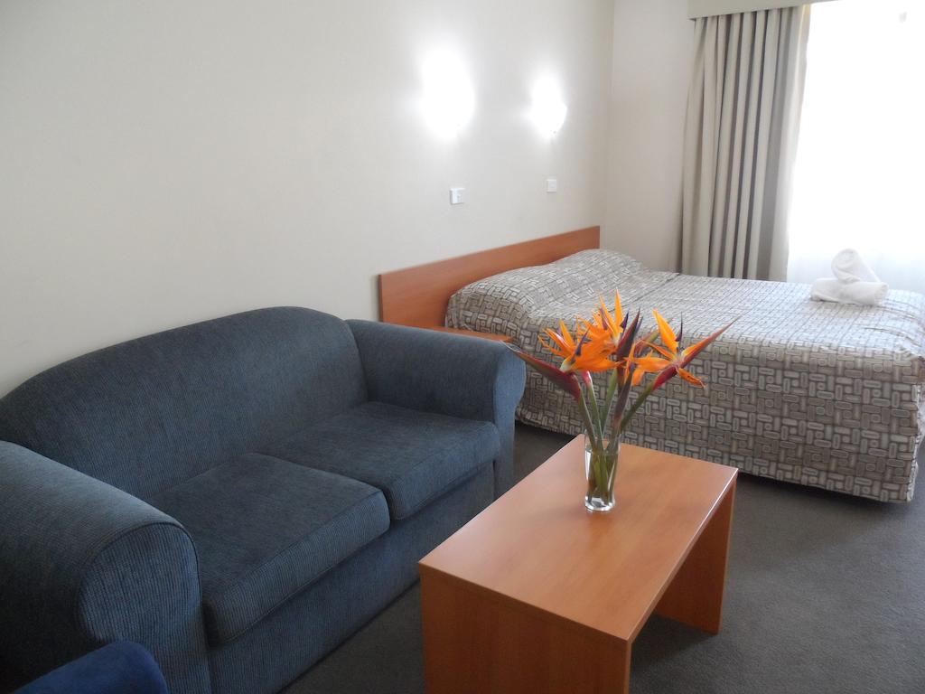 Liberty Plains Motor 3* Sydney