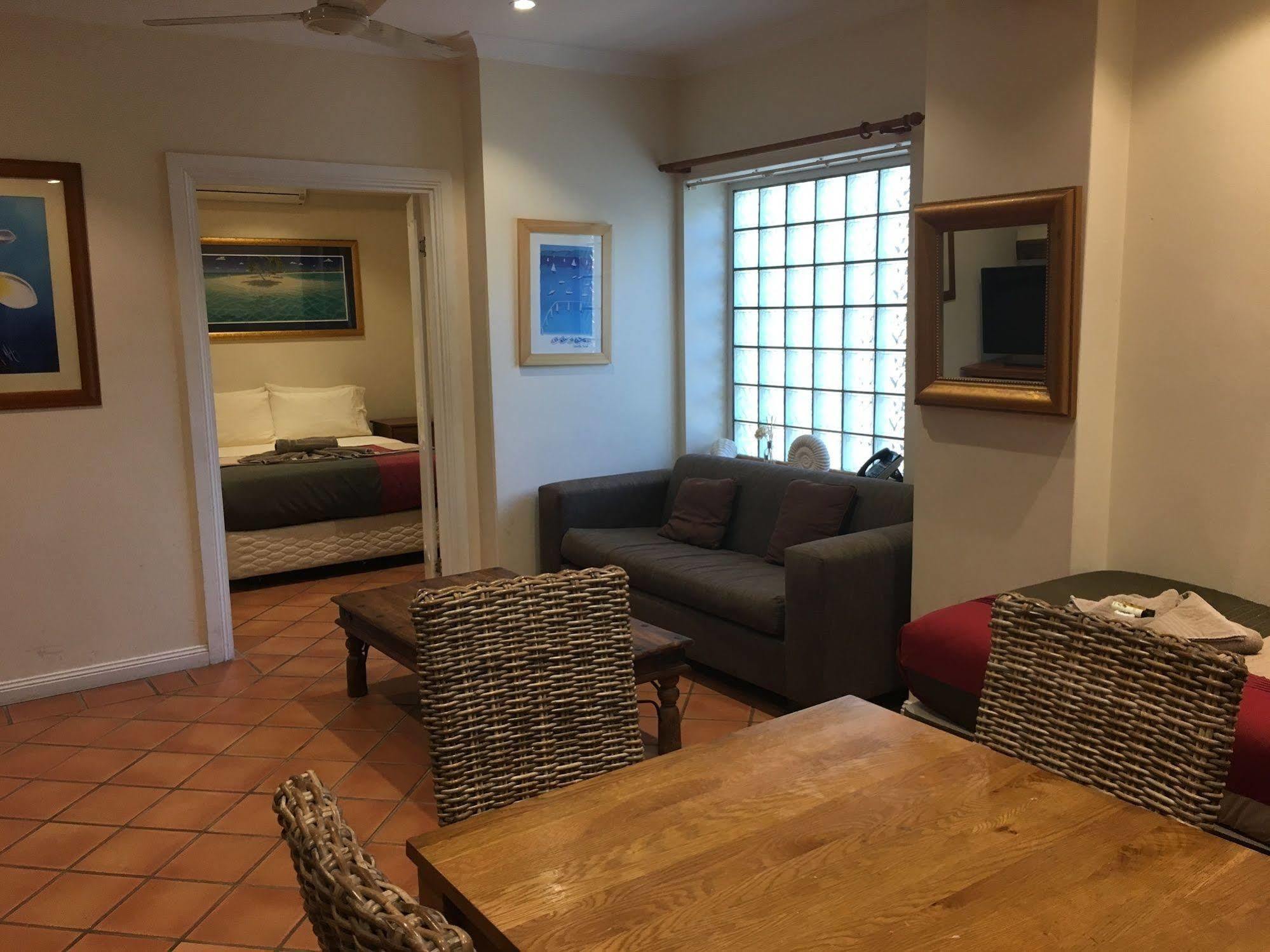 Manly Boutique 3*