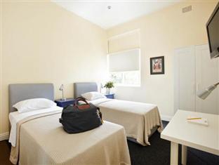 Admiral Collingwood Lodge *