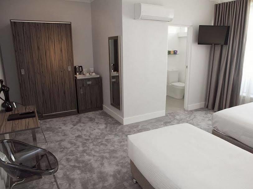 Hotel Savoy Double Bay 3*