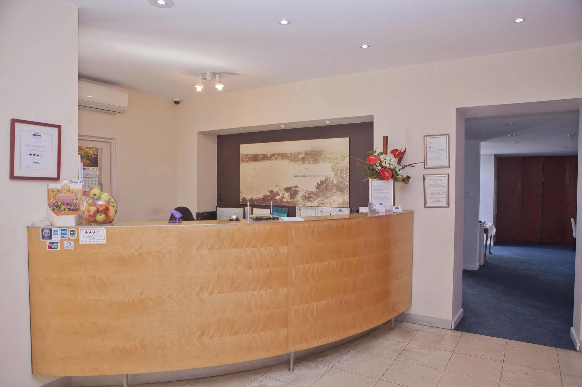 Savoy Double Bay Hotel 3*