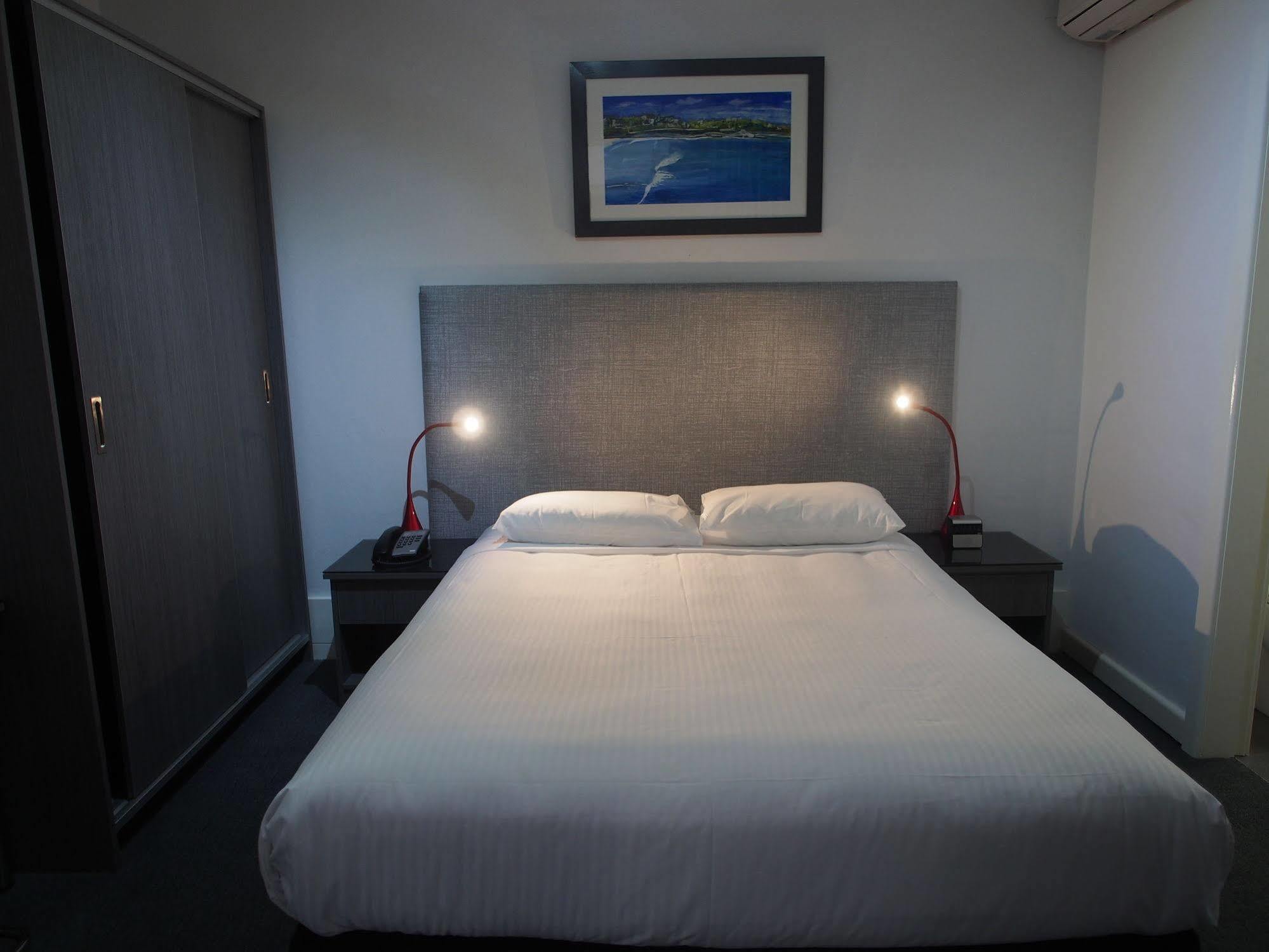 Hotel Savoy Double Bay 3*