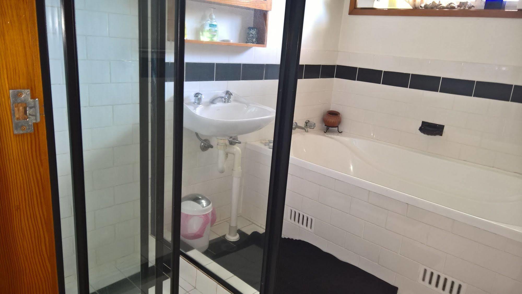Linley House 3* Sydney