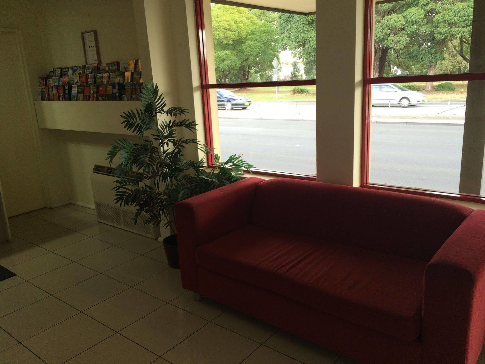 Liberty Plains Motor 3*