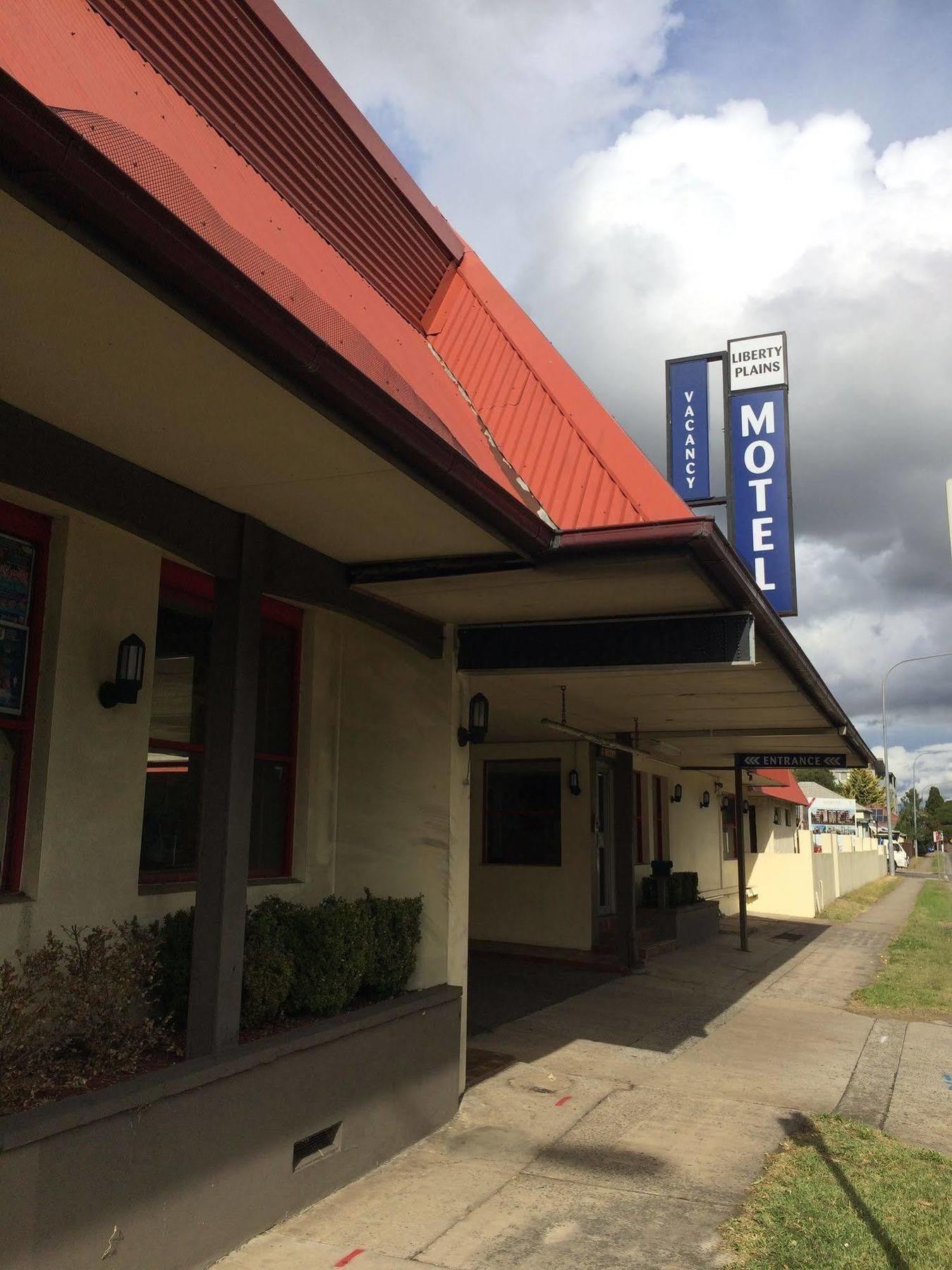 Liberty Plains Motor 3*