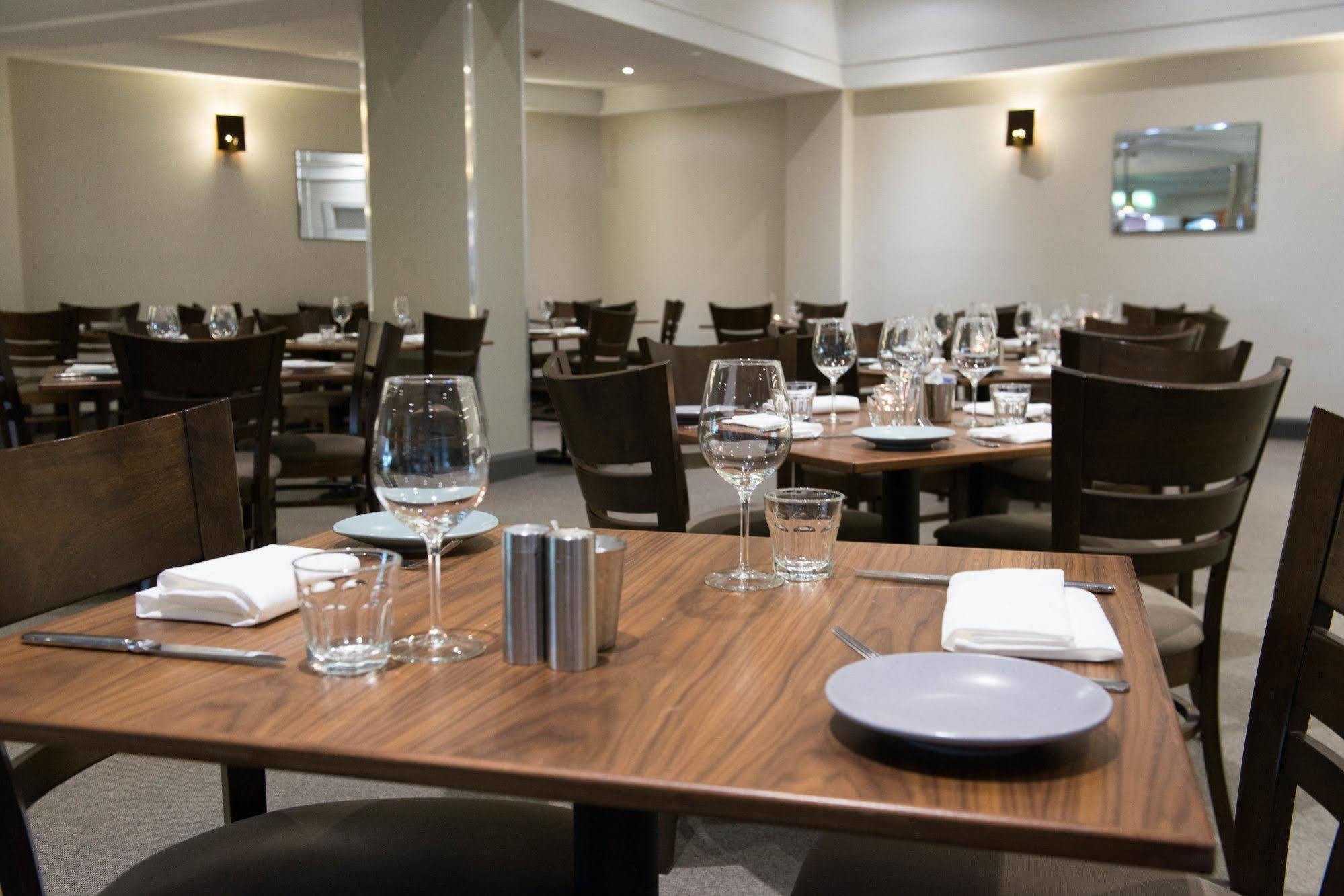 Rydges Camperdown Hotel 4*