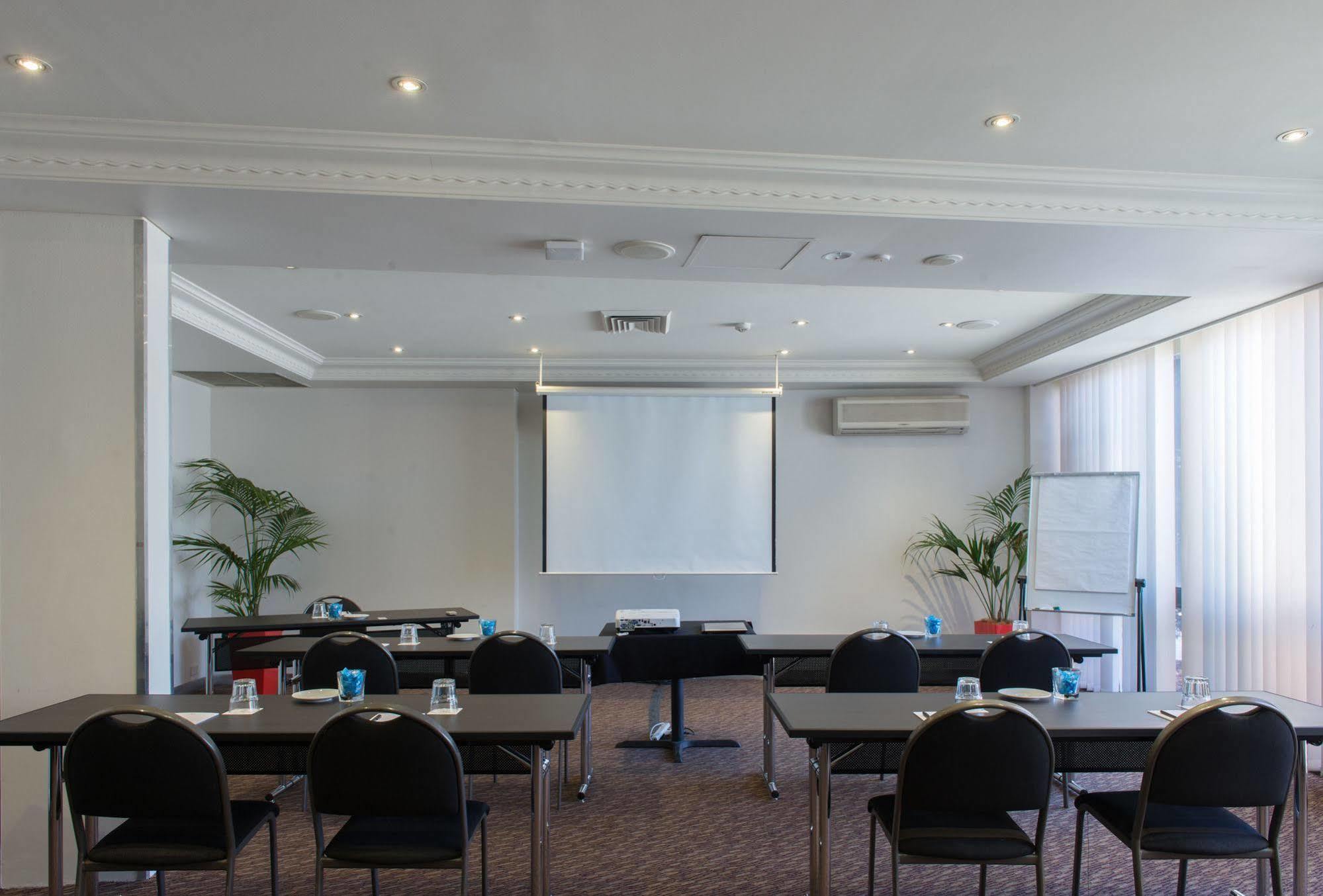 Hotel Rydges Camperdown Sydney
