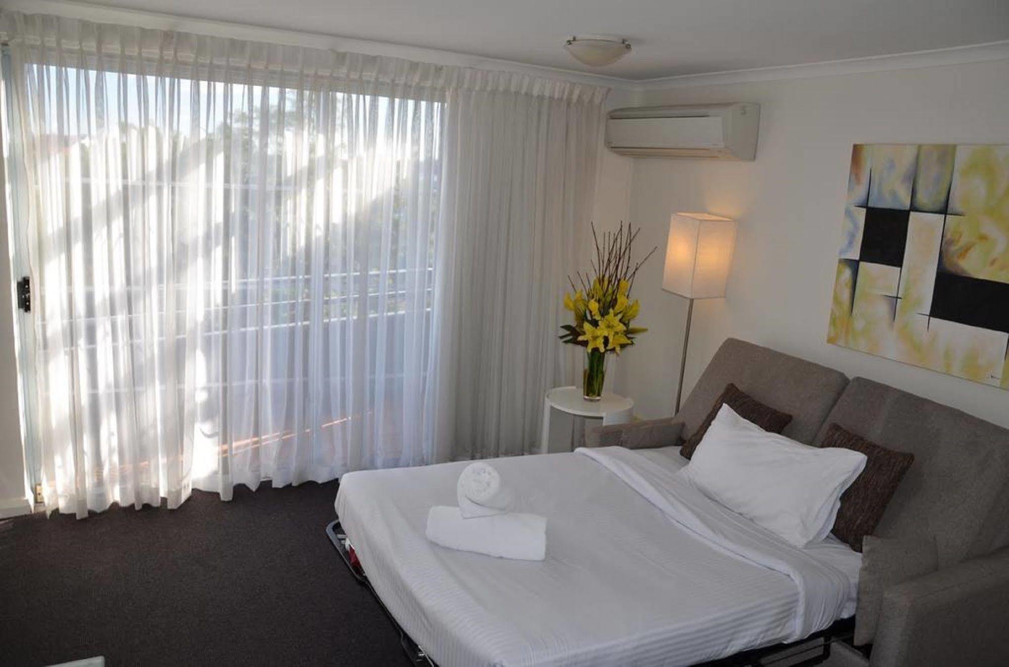 Aparthotel Napoleon On Kent 4*