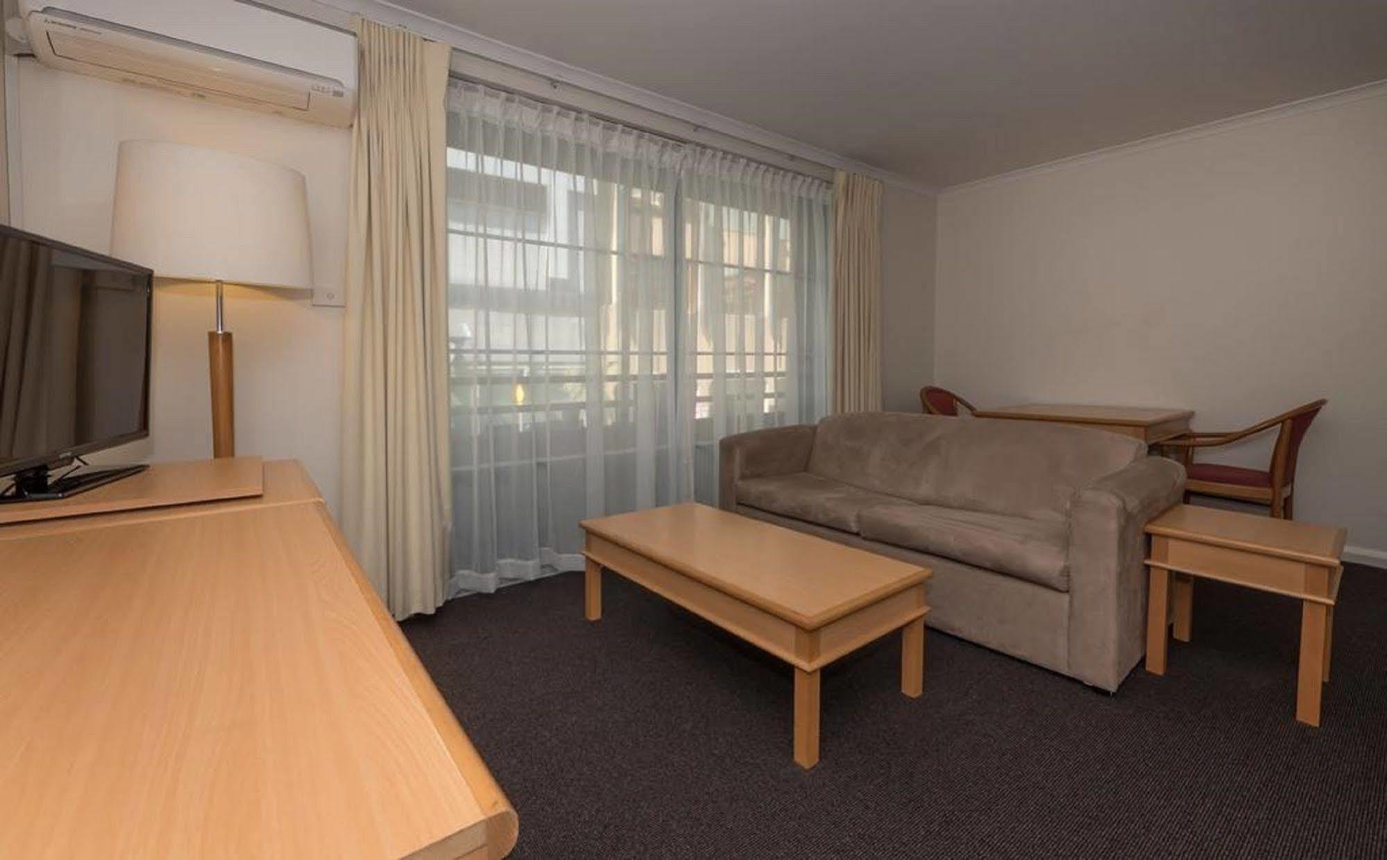 Napoleon On Kent 4* Sydney