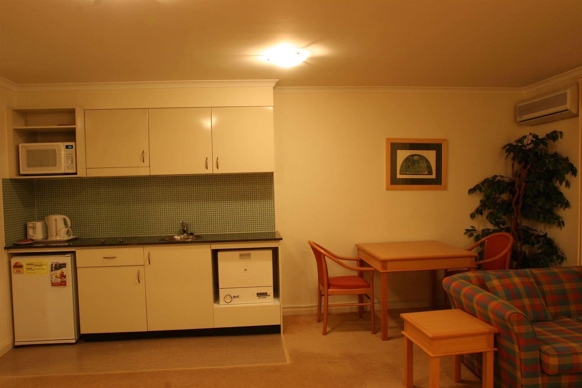 Napoleon On Kent 4* Sydney