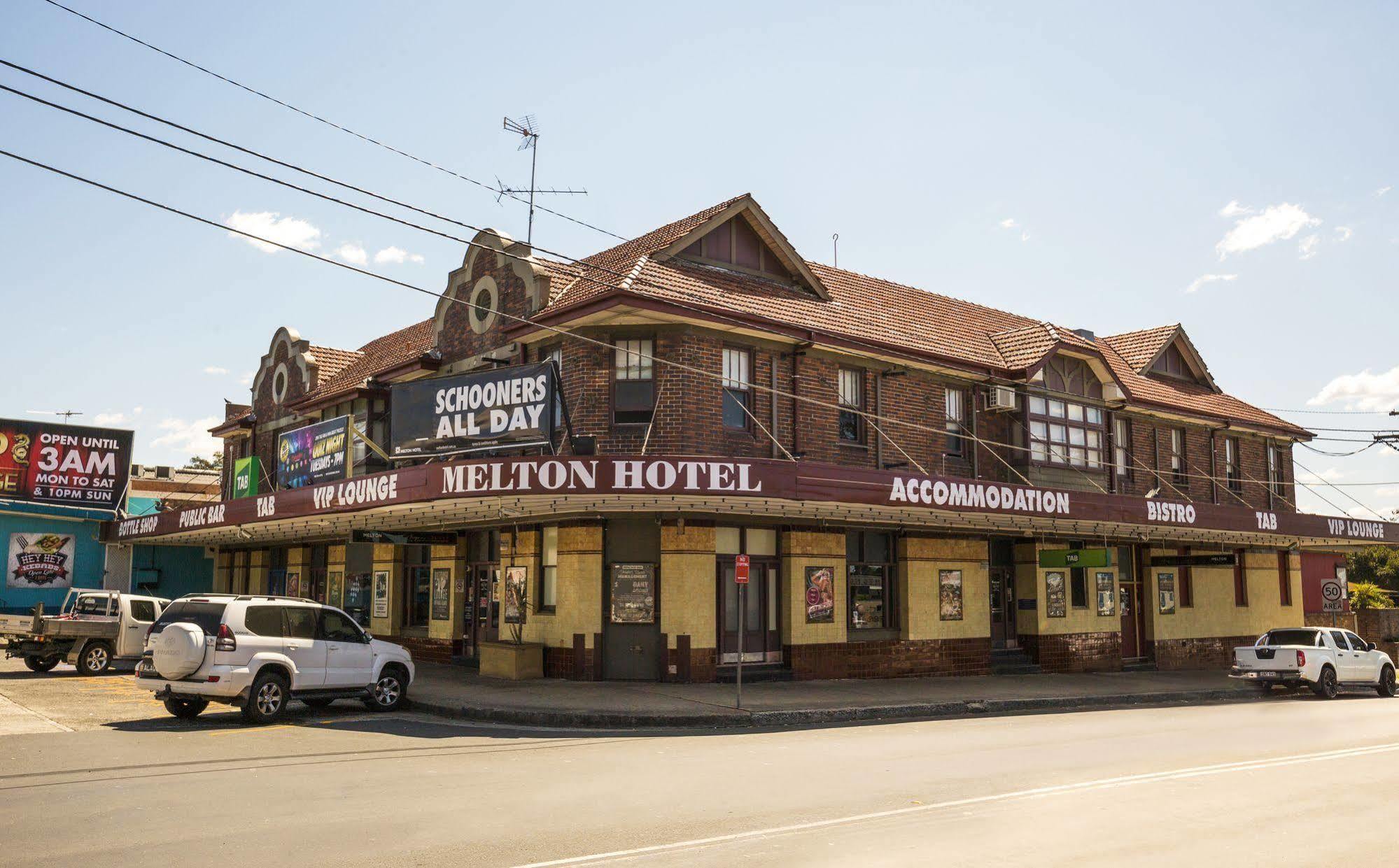 Melton Auburn