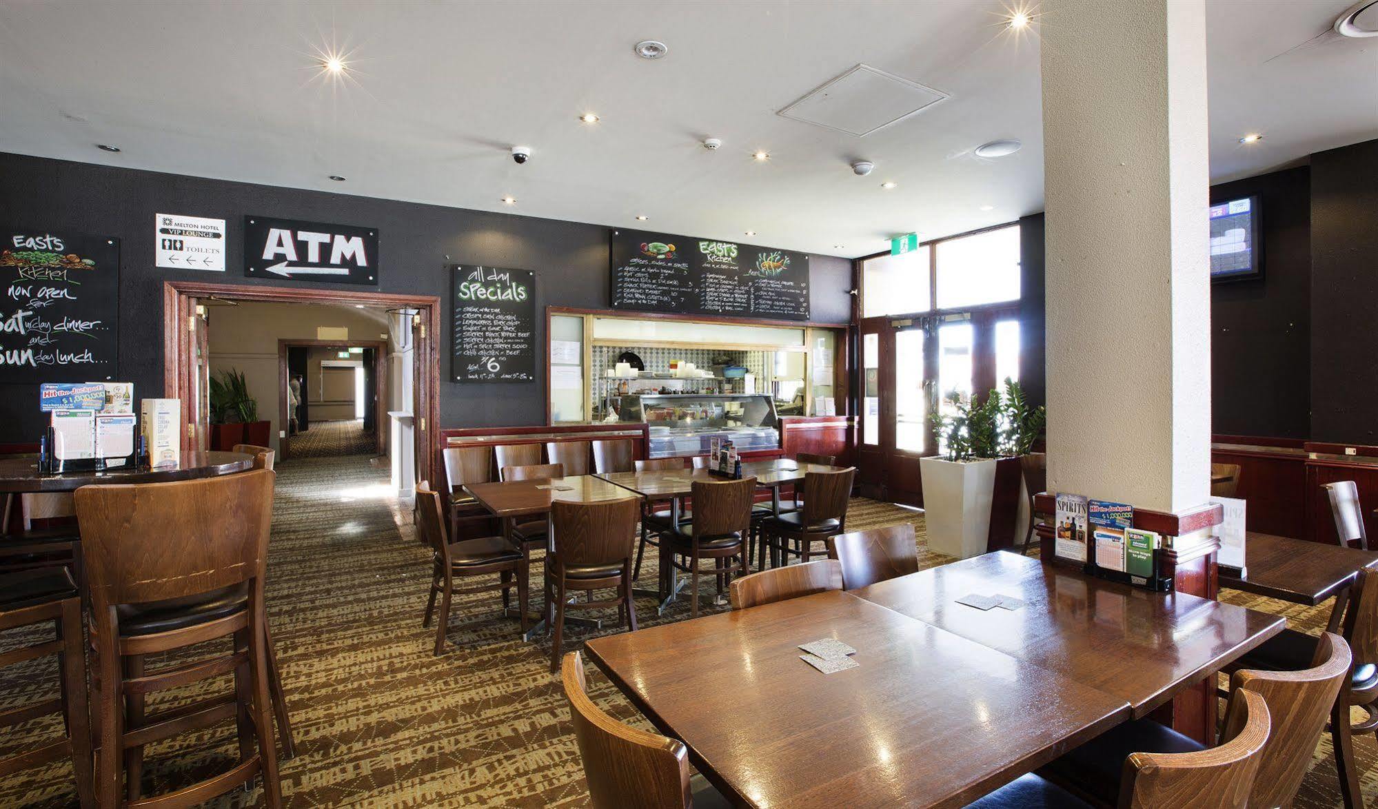Melton Auburn Hotel 2*