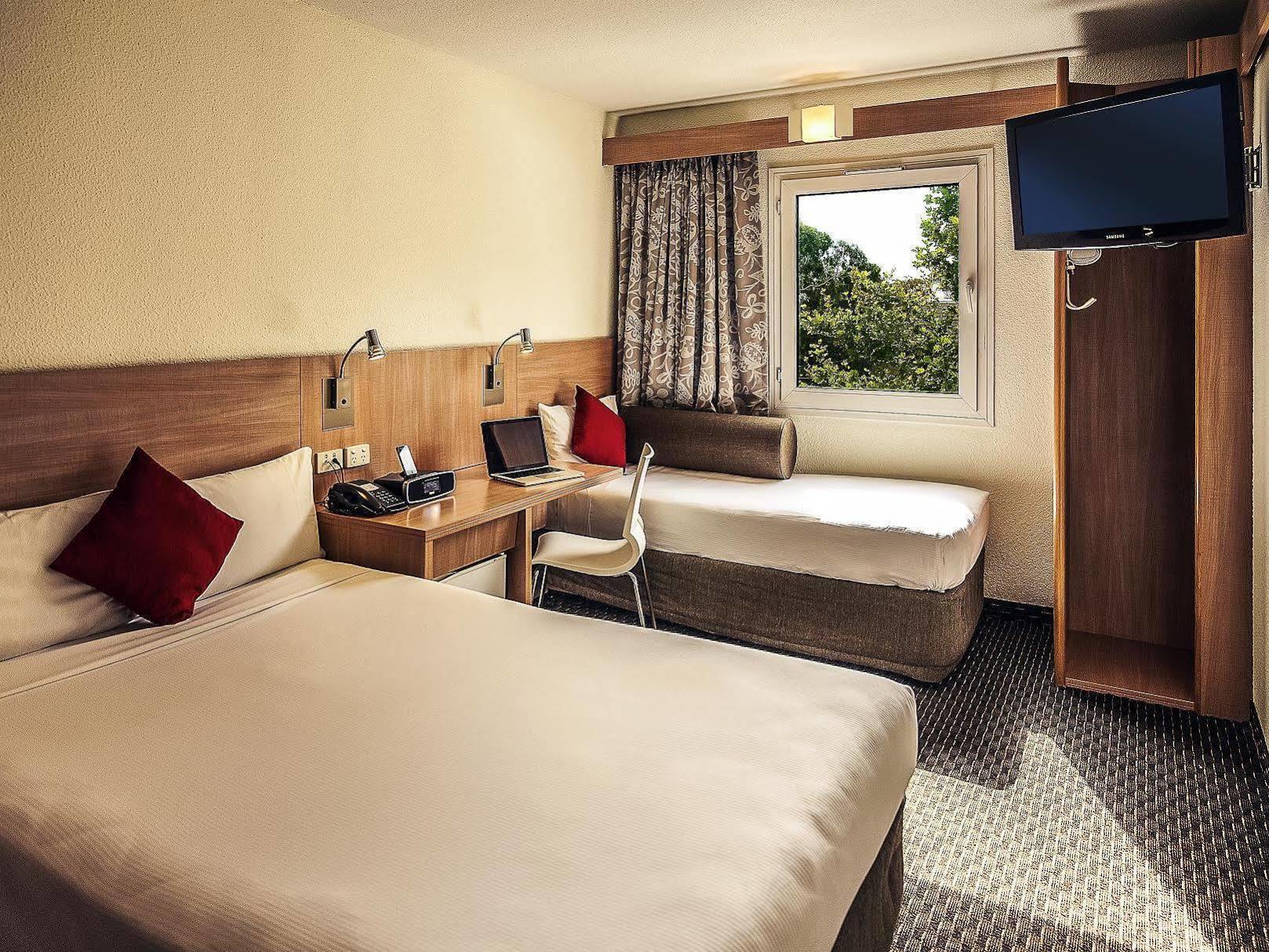 Ibis Airport Hotel 3*