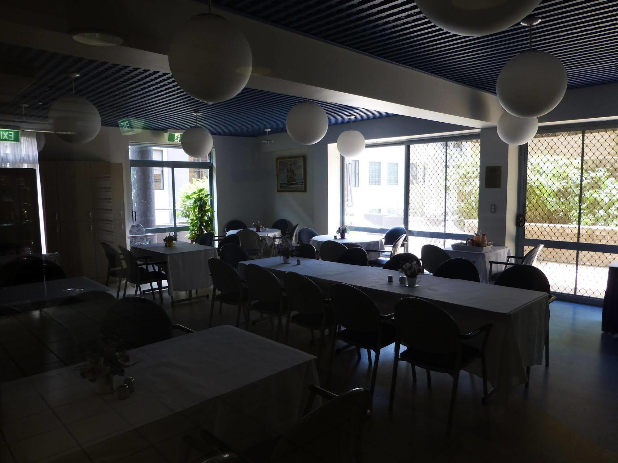 Mariners Court Hotel 3*