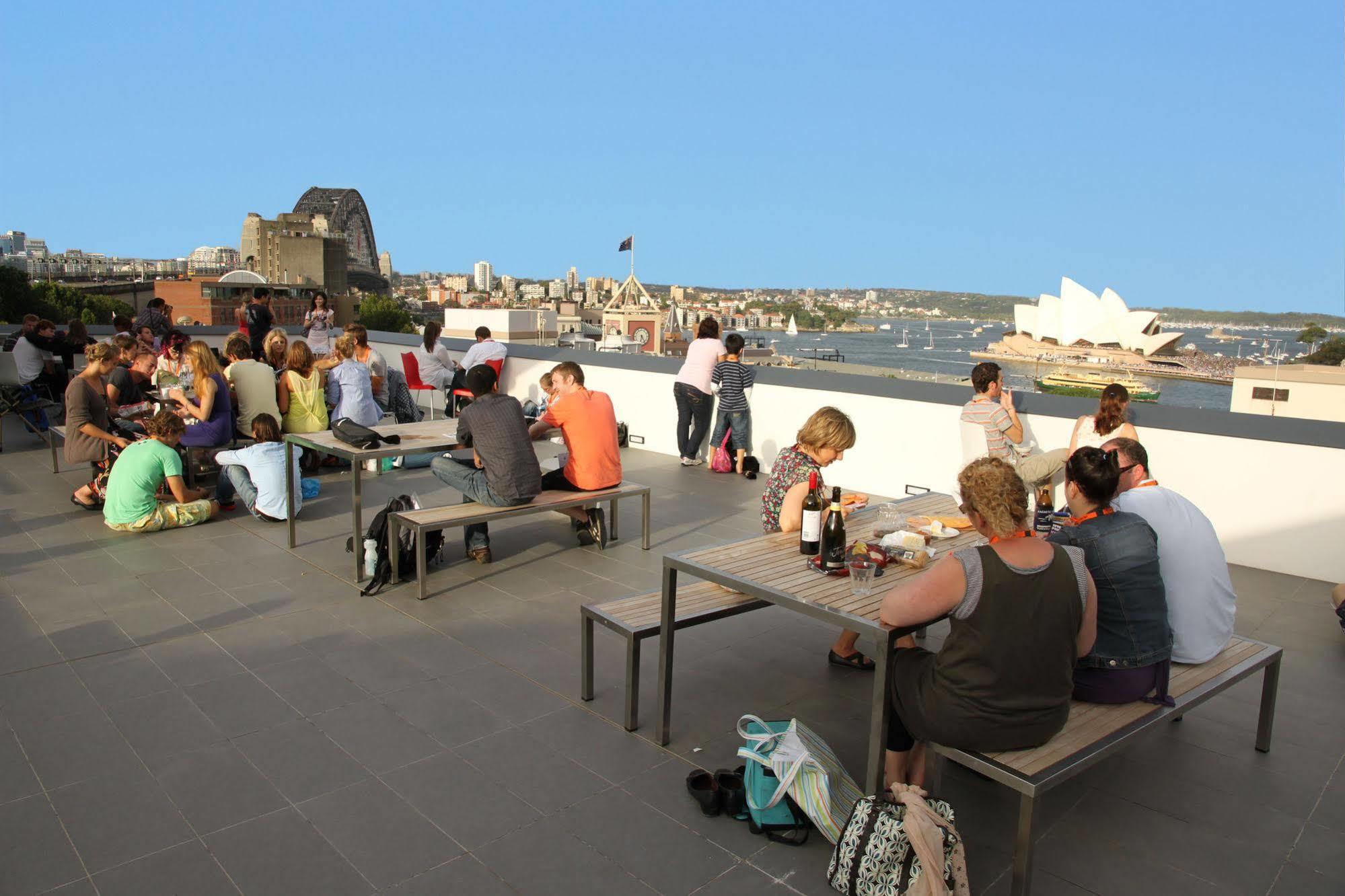 Yha Harbour Hostel