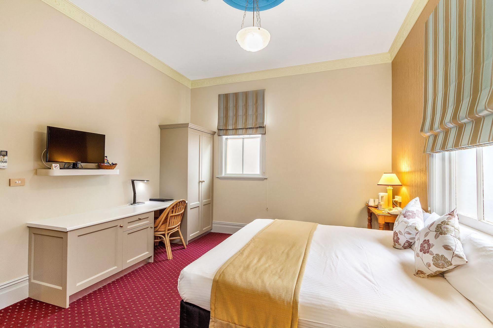 Hotel Mclaren - North 3*