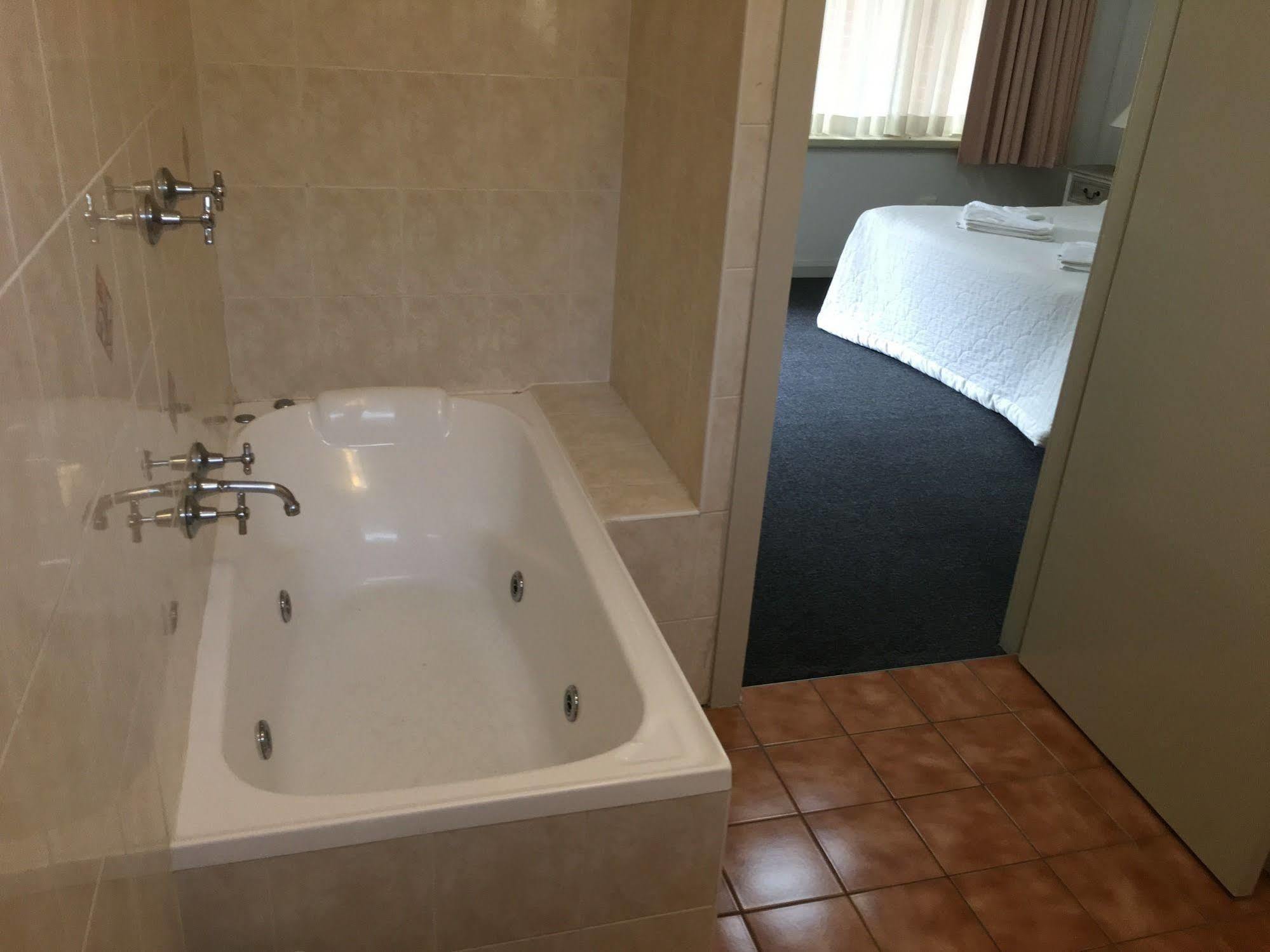 Motel Town And Country 3*