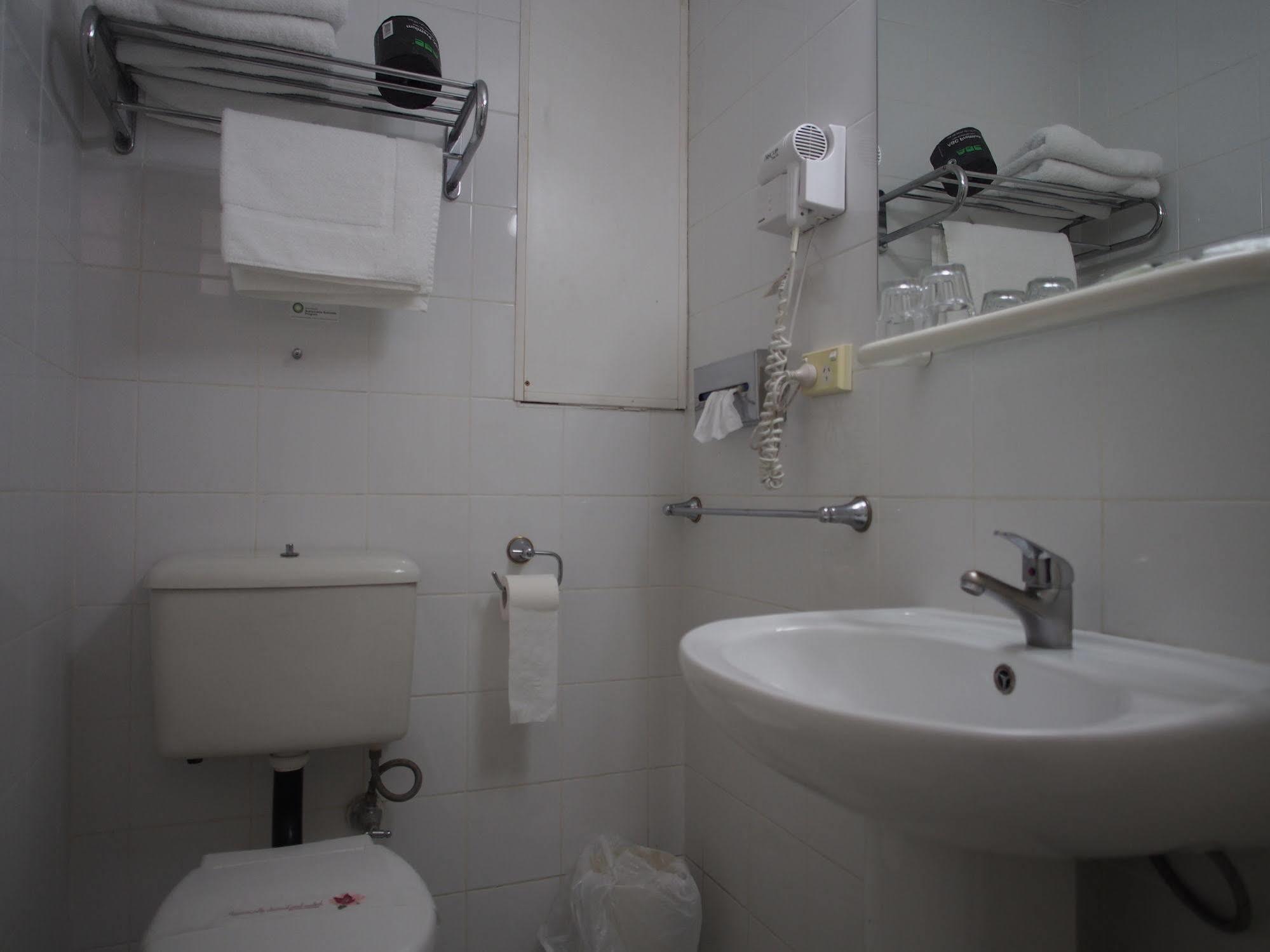 Edgecliff Motel