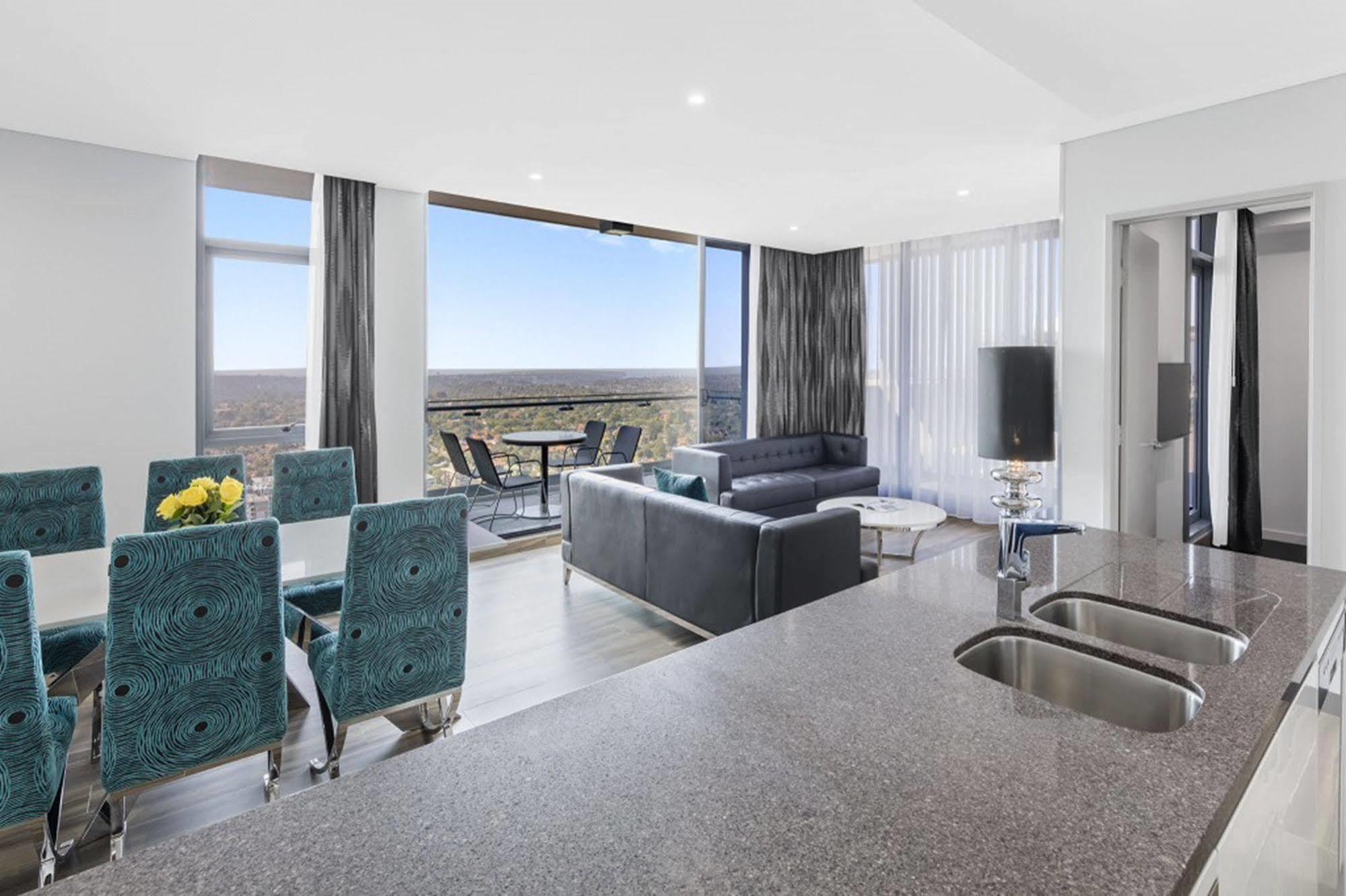 Hotel Meriton Chatswood