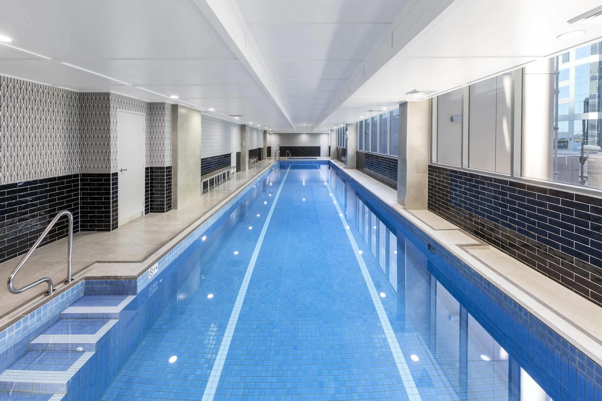 Meriton Chatswood Hotel