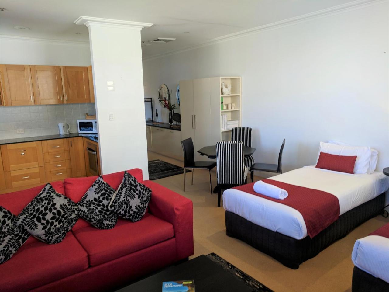 Nesuto Woolloomooloo Aparthotel 3*