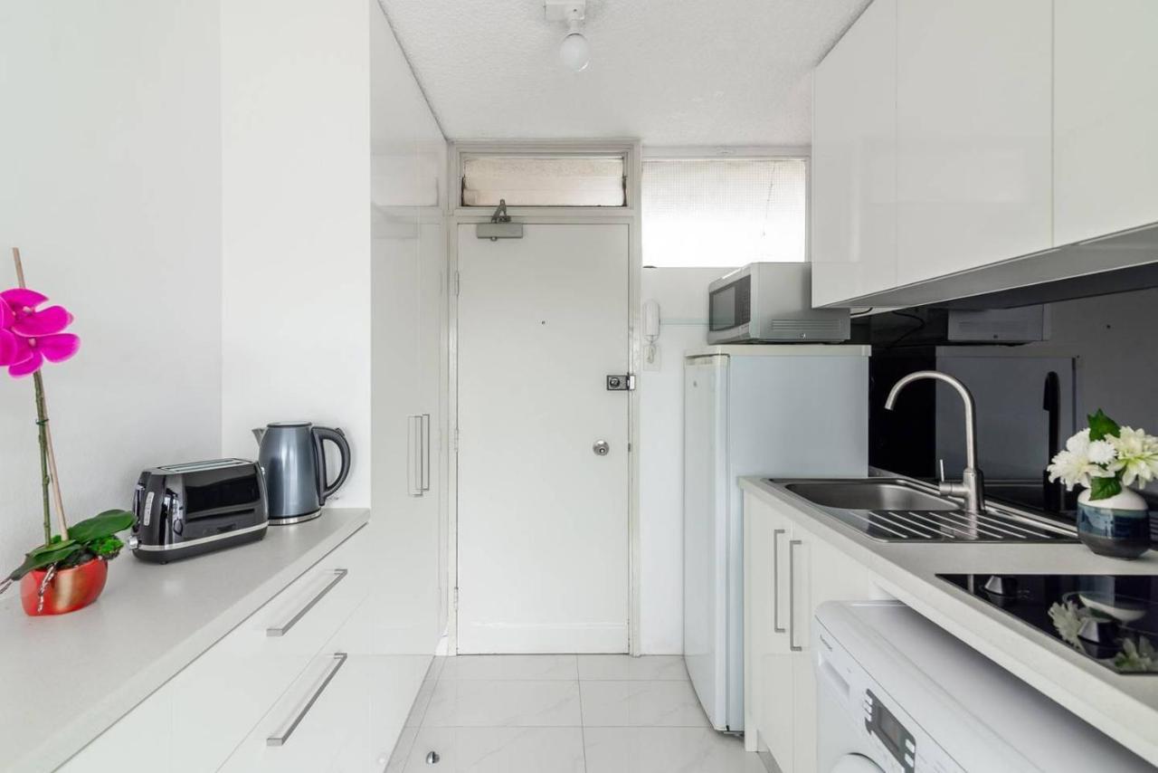 Studio With Stunning Views & Free Parking Apartment *