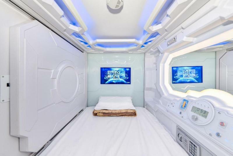Space Q Capsule * Sydney