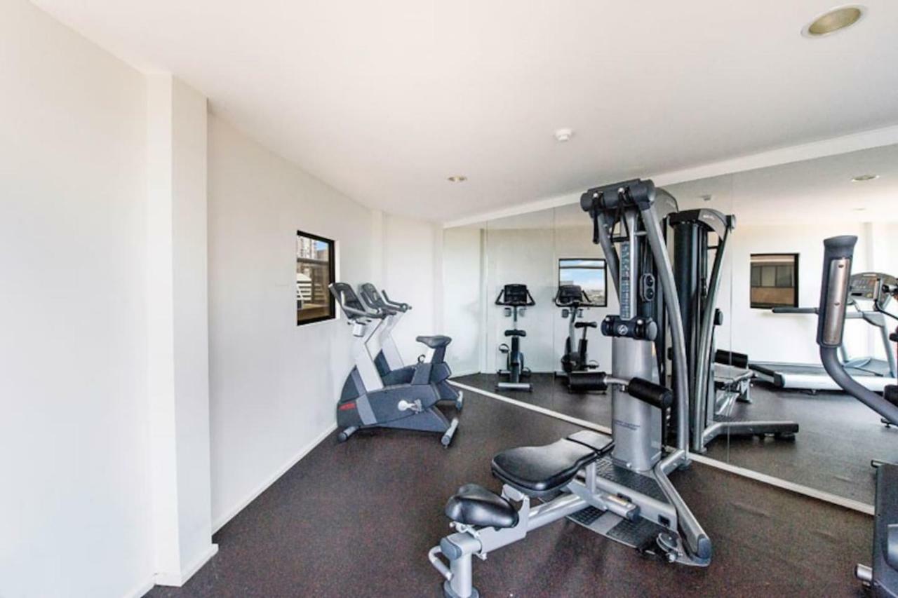 City Centre - Hyde Park Plaza 3 Bedroom 1 Bathroom Apartment Sydney