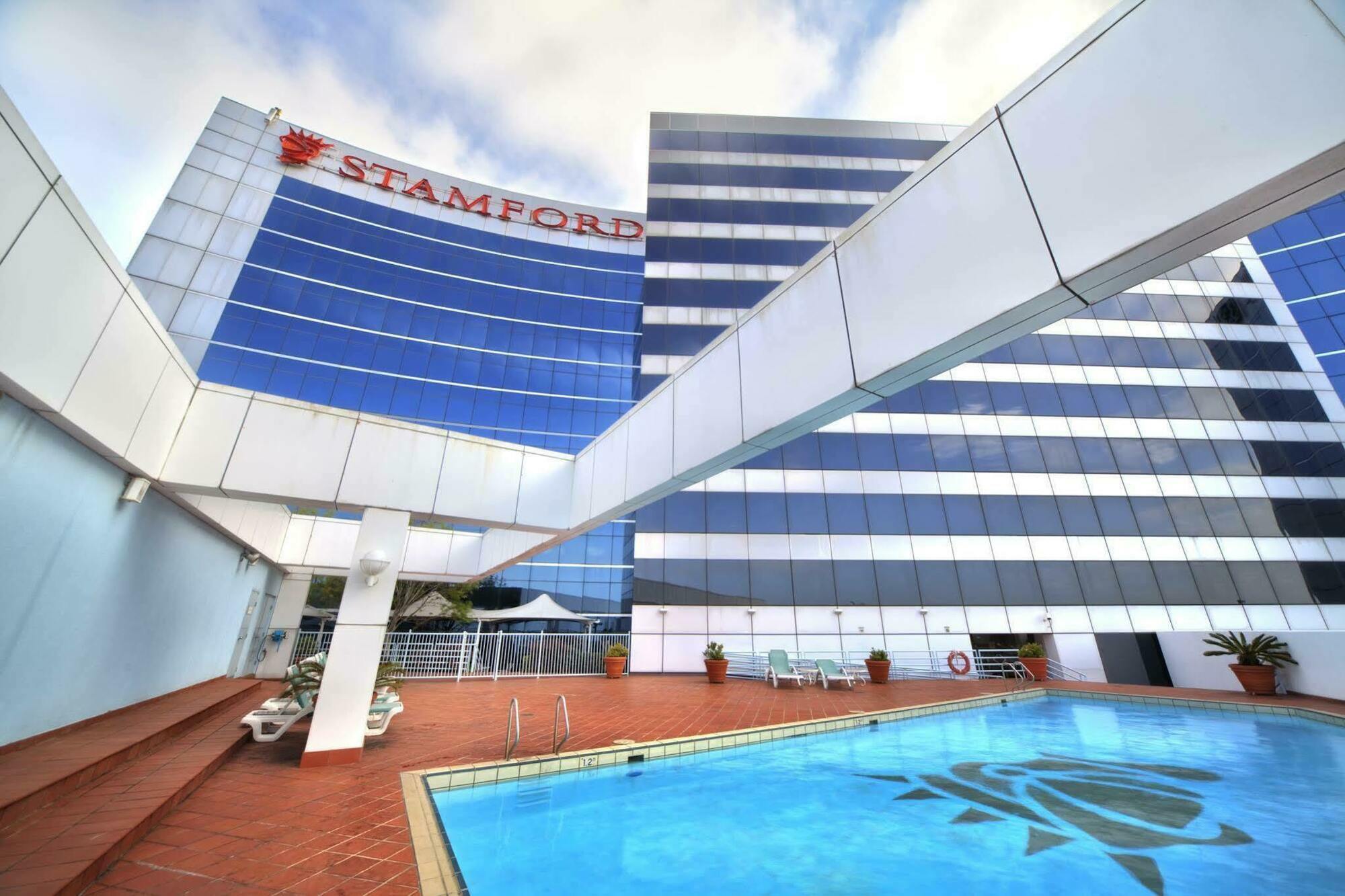 Stamford Plaza Airport & Conference Centre Hotel 5*