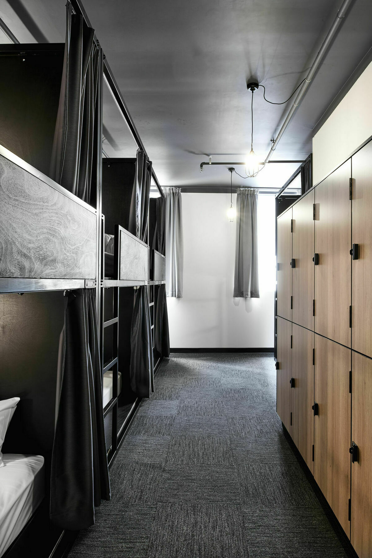 Capsule hotel The Pod 2*