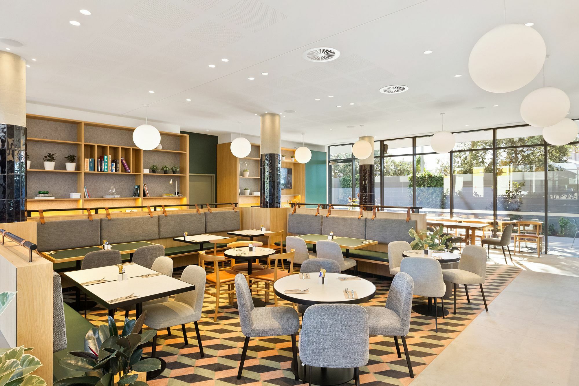 Mantra On Airport Hotel