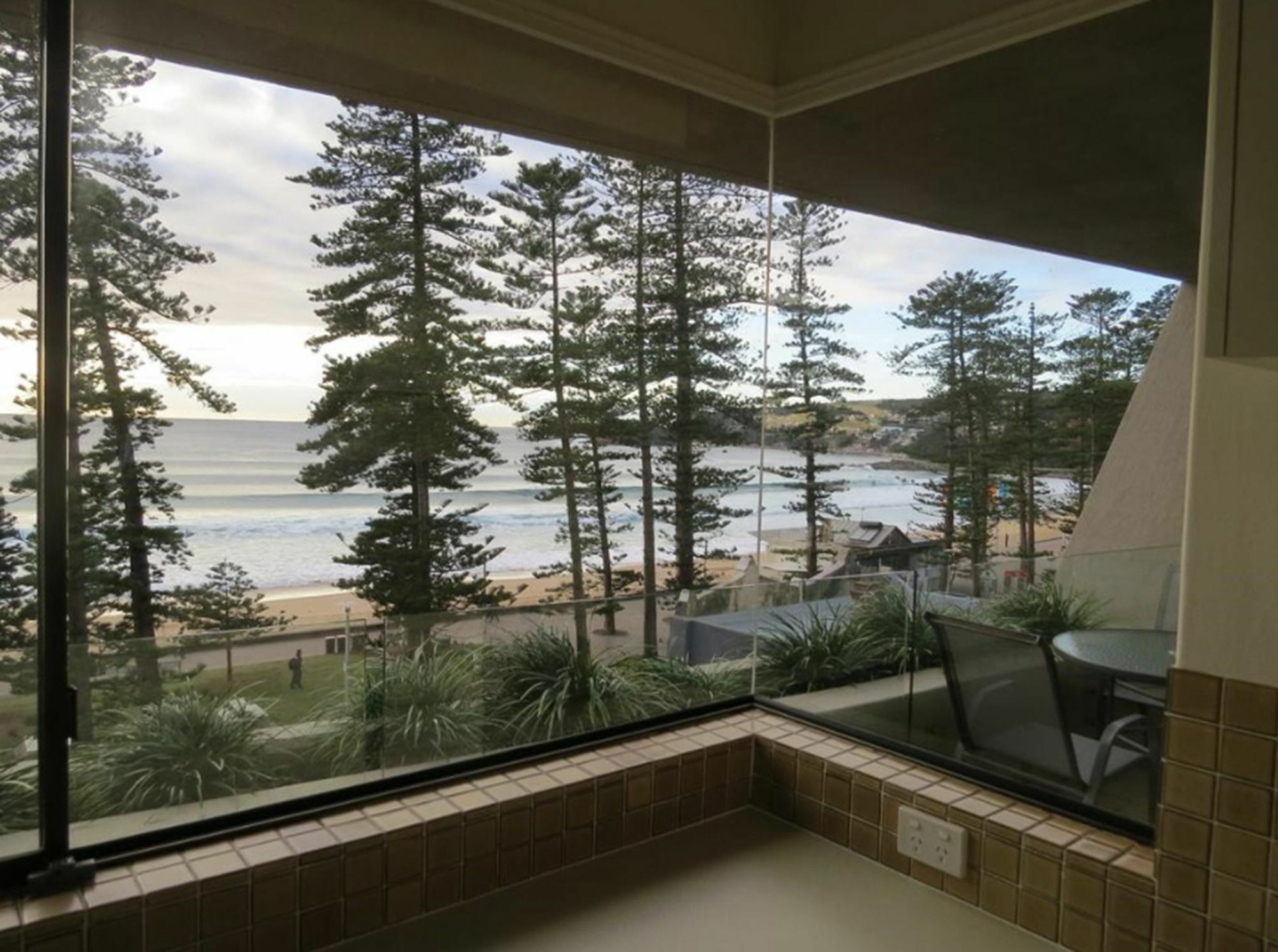 Hotel Manly Paradise &